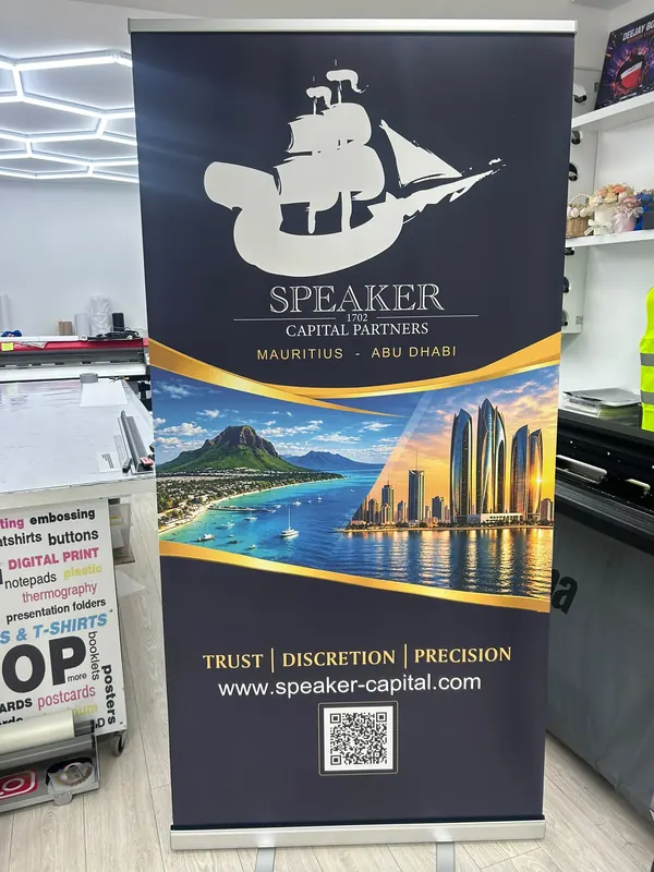 Roll-up Speaker Capital imprimé par DjiPrint